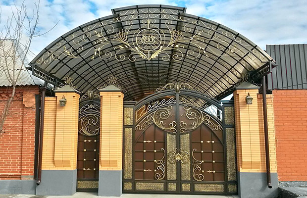 Купить или заказать ворота для дома с навесом - стильные и надежные решения для вашего участка в Пугачеве от 42984 руб | ВоротМастер-Пгч
